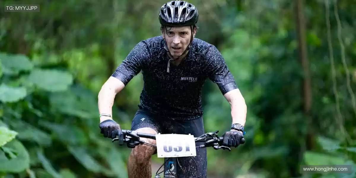 🎮电竞周边集结，释放指尖的力量！